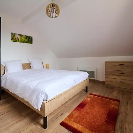 Le Noyer - Appt Avec Terrasse Et Jardin Partage * Puberg