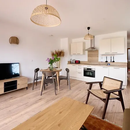 Le Noyer - Appt Avec Terrasse Et Jardin Partage